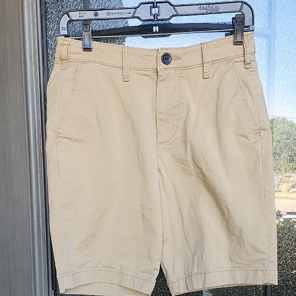 Hollister Men's Beige Flat Front Shorts - Picture 1 of 6